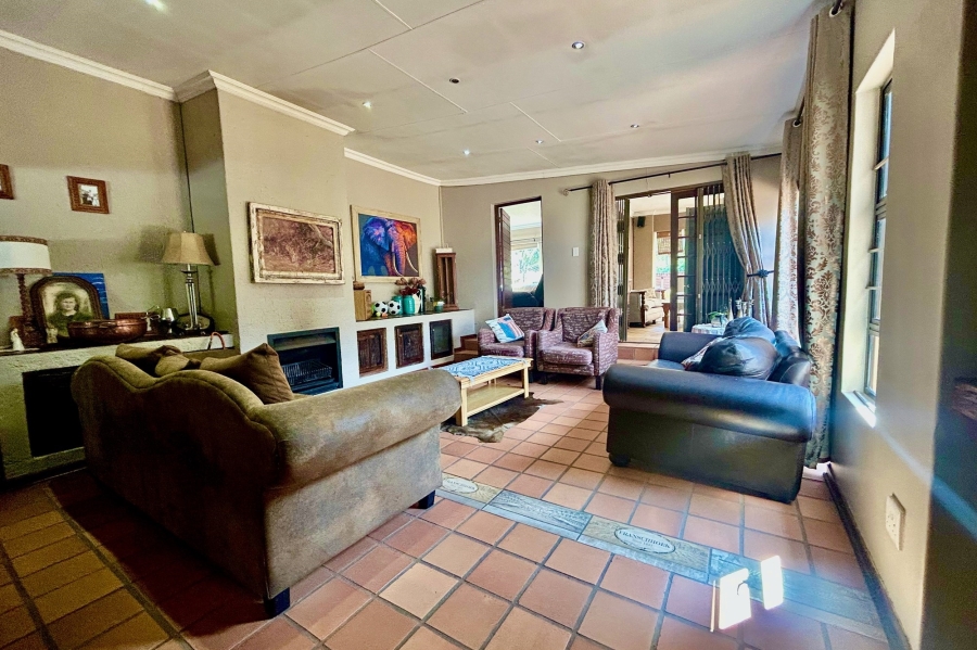 6 Bedroom Property for Sale in Melodie North West
